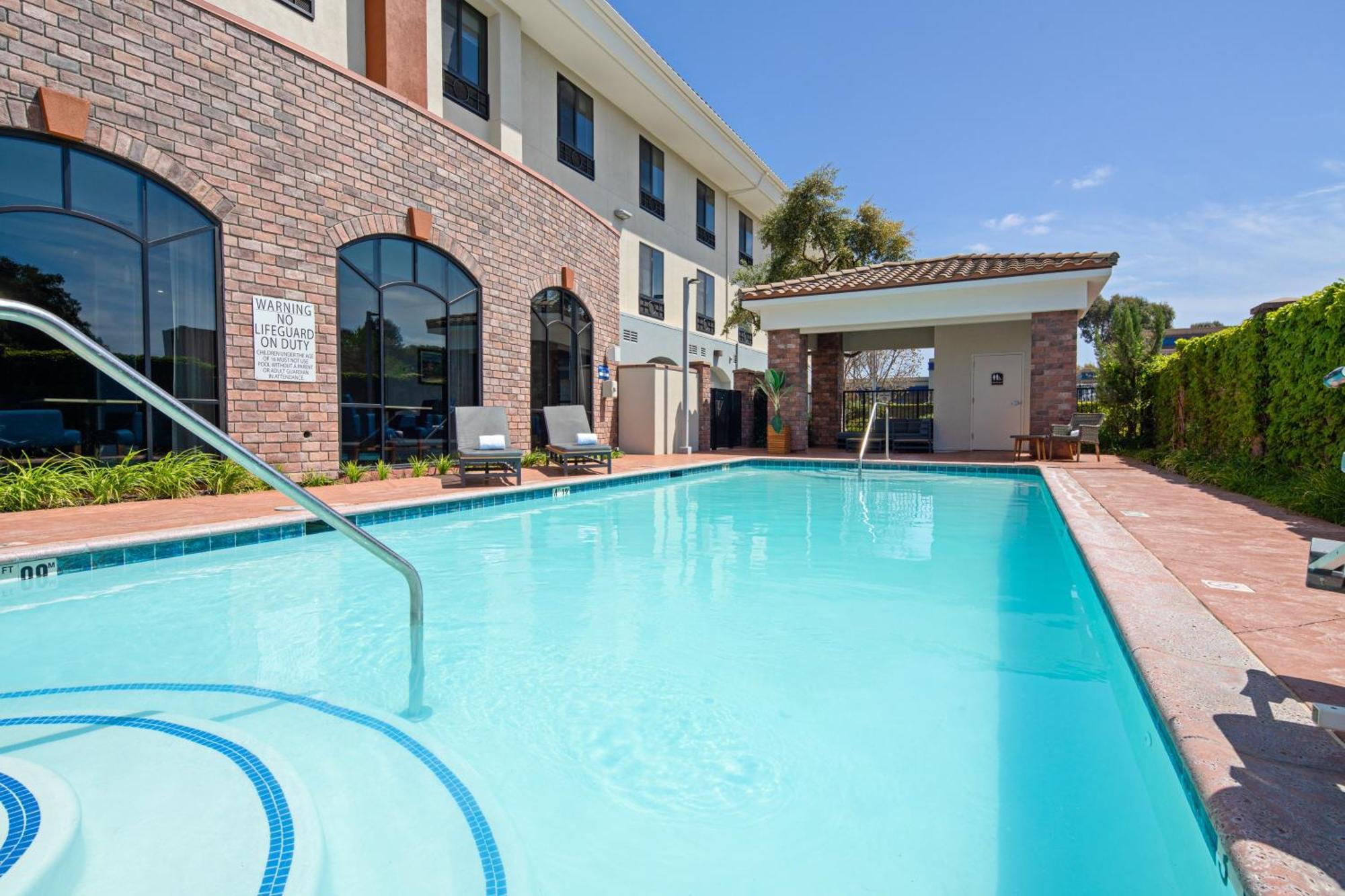 Holiday Inn Express Hotel & Suites Atascadero By Ihg Экстерьер фото